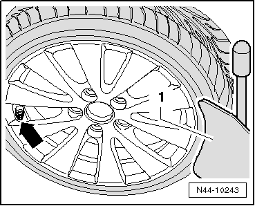 Volkswagen Passat. Fahrwerk, Achsen, Lenkung