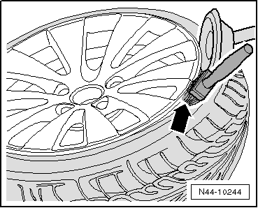 Volkswagen Passat. Fahrwerk, Achsen, Lenkung